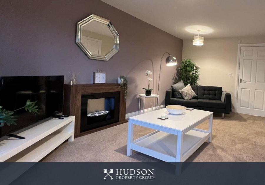 Telford Townhouse With Parking And Garden Exterior foto