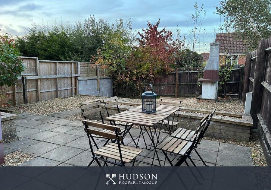 Telford Townhouse With Parking And Garden Exterior foto