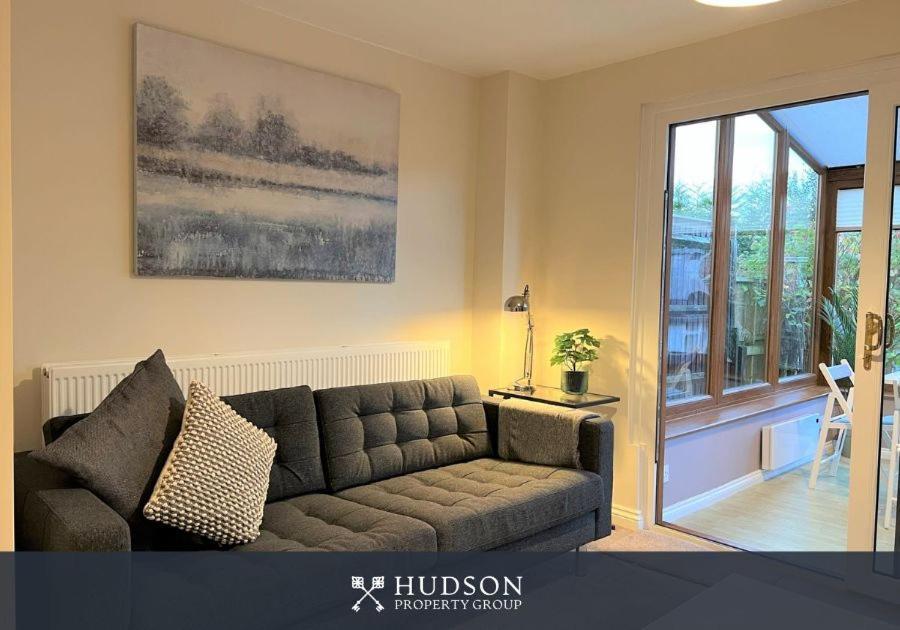 Telford Townhouse With Parking And Garden Exterior foto